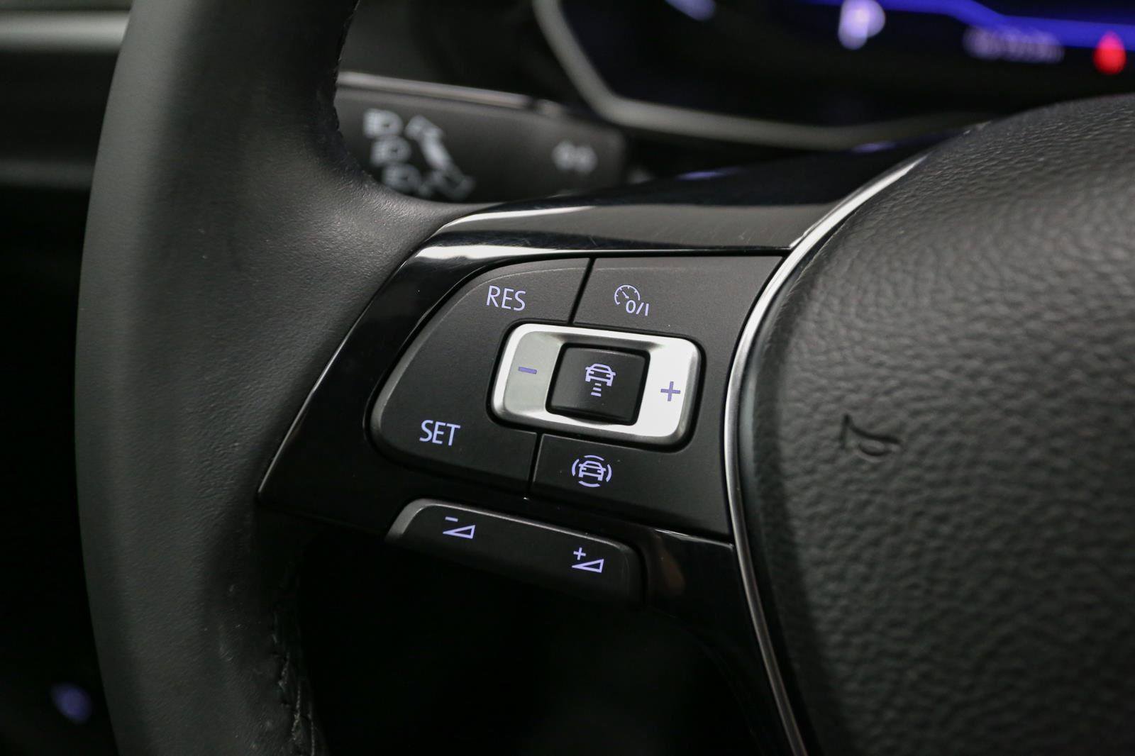 Used 2019 Volkswagen Jetta SEL w/ Cold Weather Package image 37