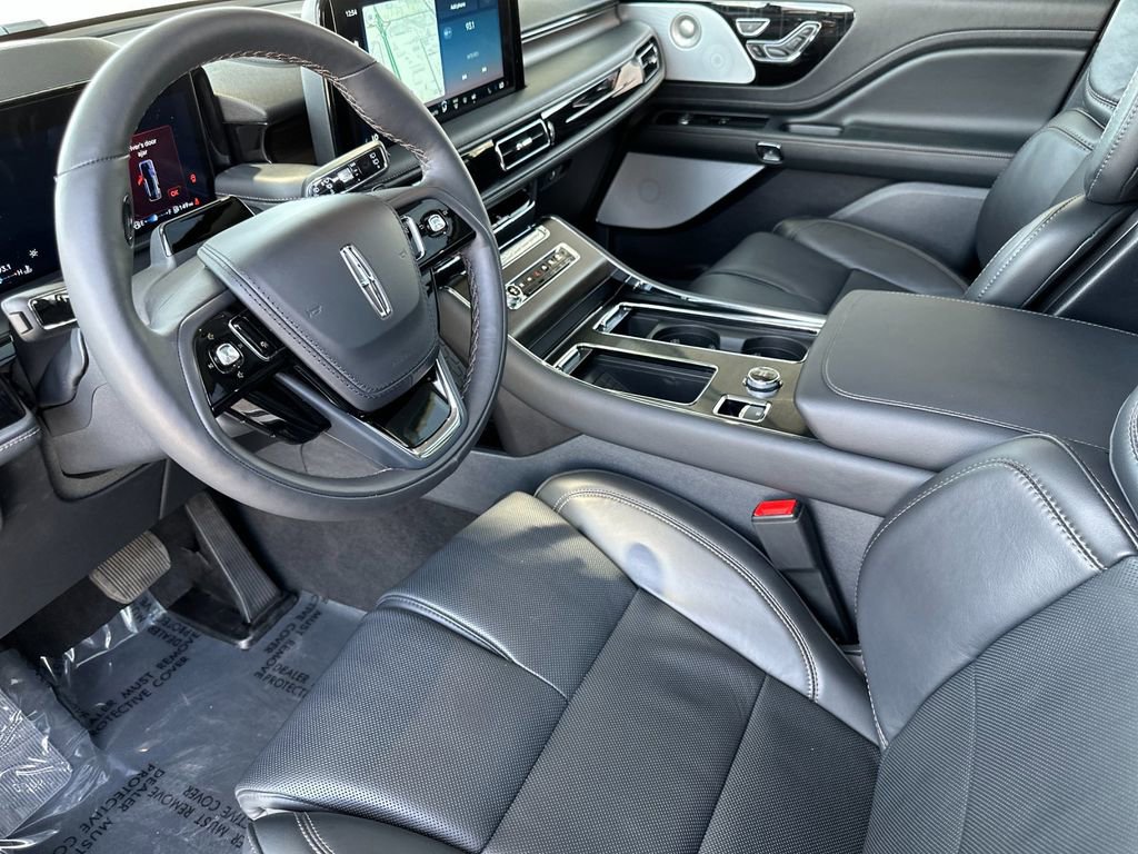 Certified 2025 Lincoln Aviator Reserve w/ Equipment Group 201A AWD/4WD image 9