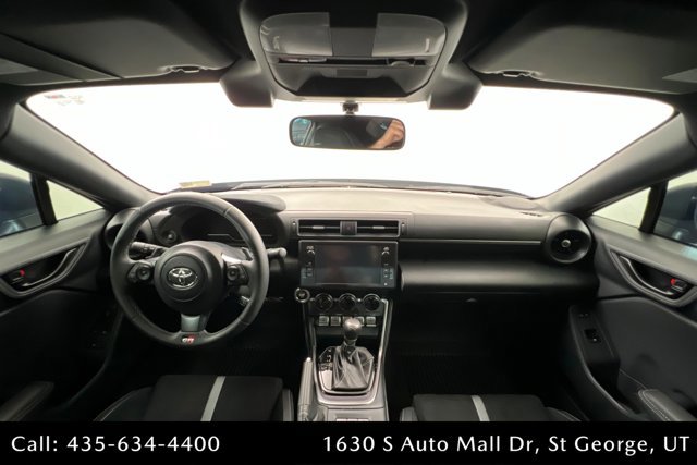 Used 2023 Toyota GR86 Premium w/ ALL Weather Mat Package (TMS) RWD image 9