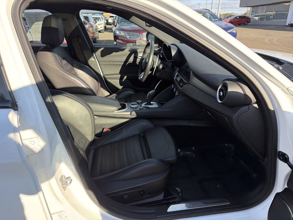 Used 2022 Alfa Romeo Giulia Veloce image 15