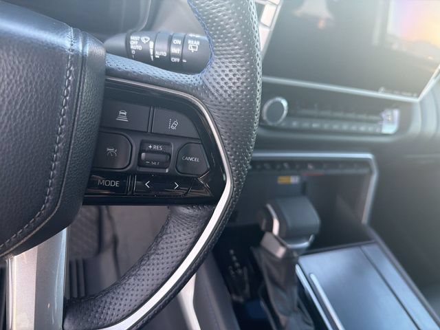 Certified 2024 Toyota Sequoia Platinum AWD/4WD image 18