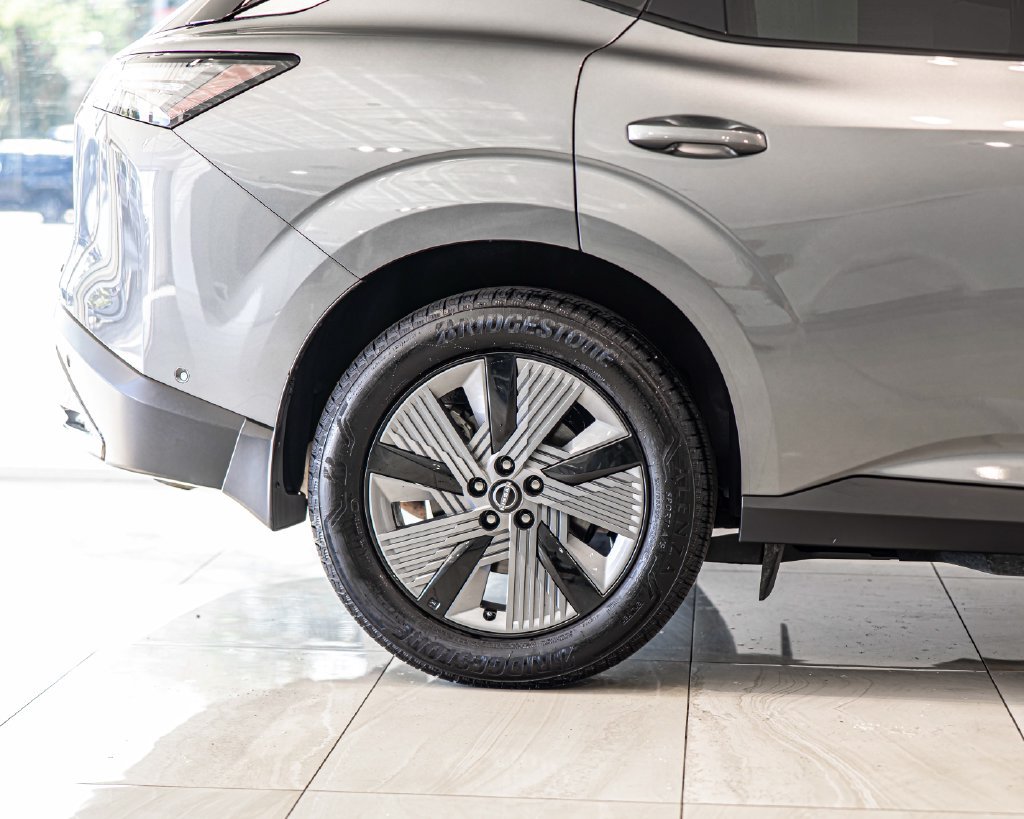 Used 2025 Nissan Murano SL AWD/4WD image 11