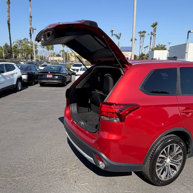 Used 2017 Mitsubishi Outlander SE FWD image 9