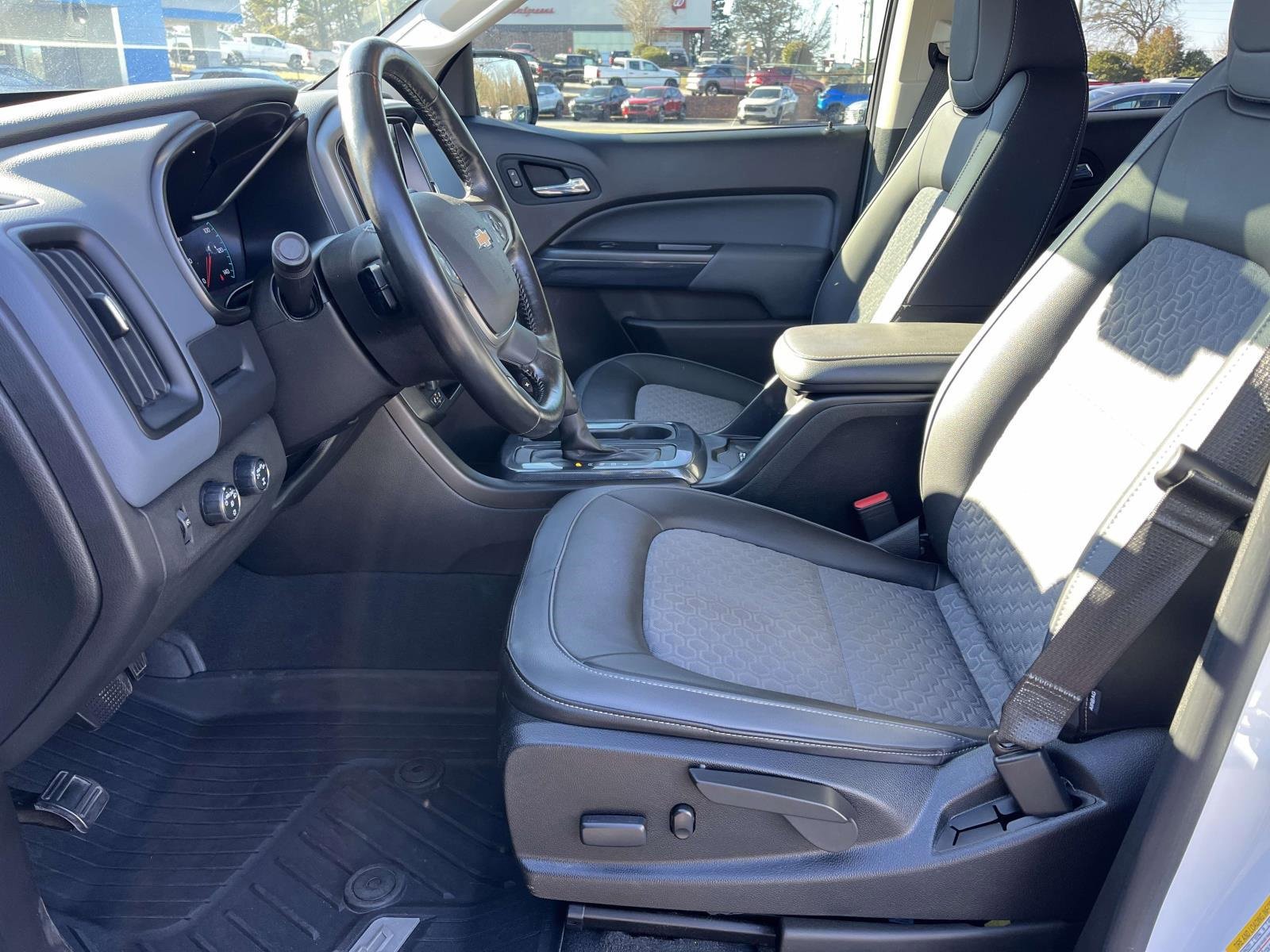 Used 2021 Chevrolet Colorado Z71 w/ Safety Package image 13