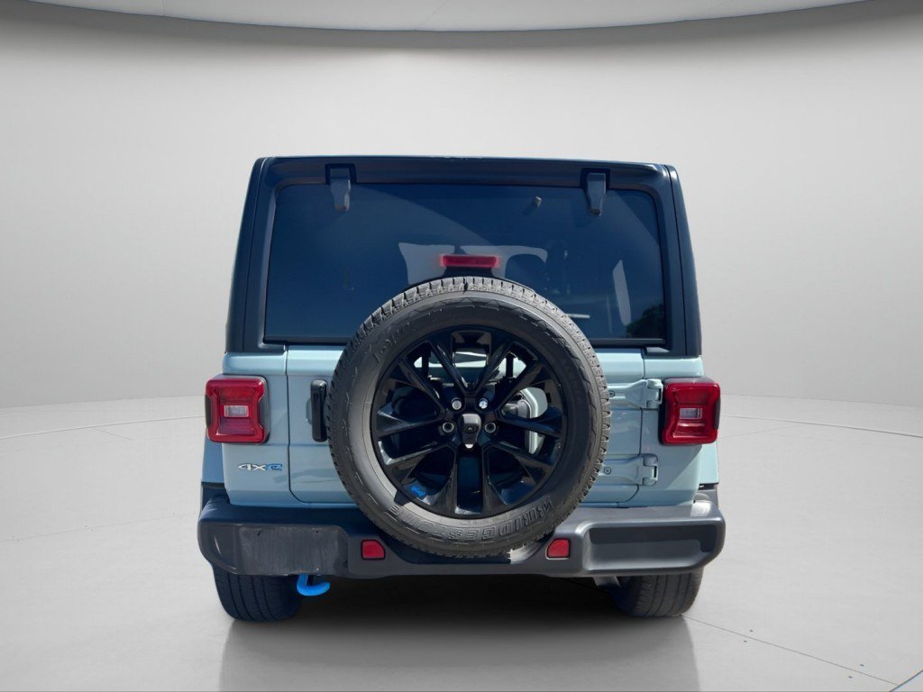Used 2023 Jeep Wrangler Unlimited Sahara AWD/4WD image 8