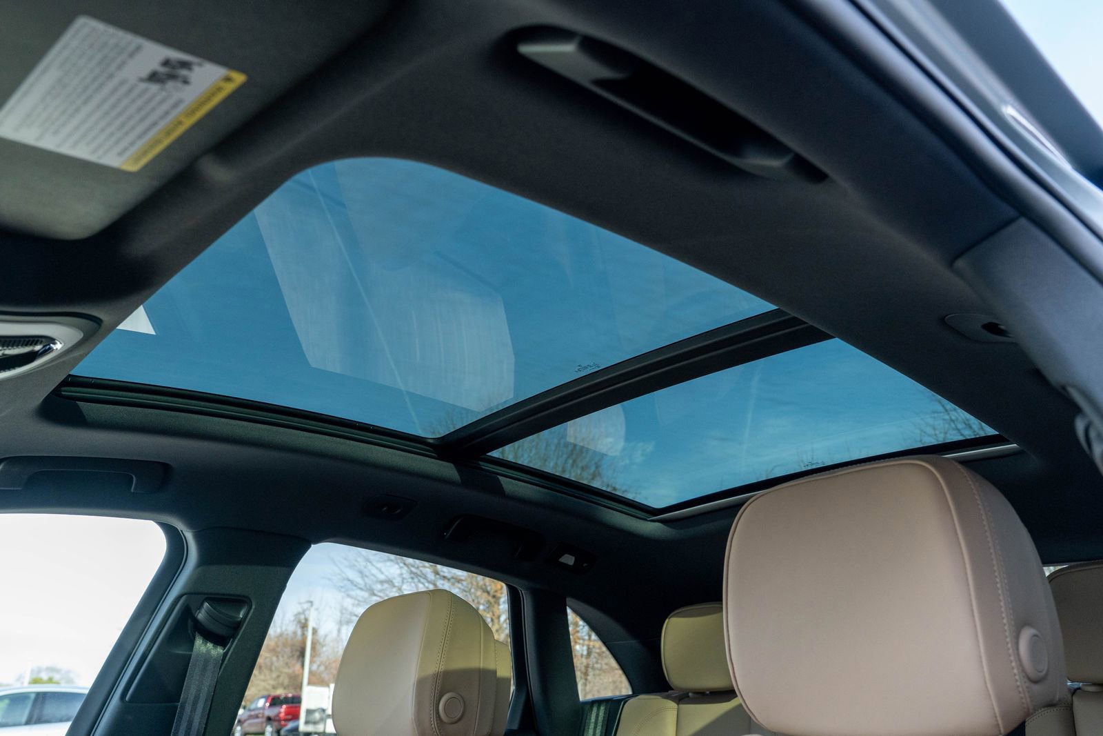 Certified 2025 Porsche Macan image 23