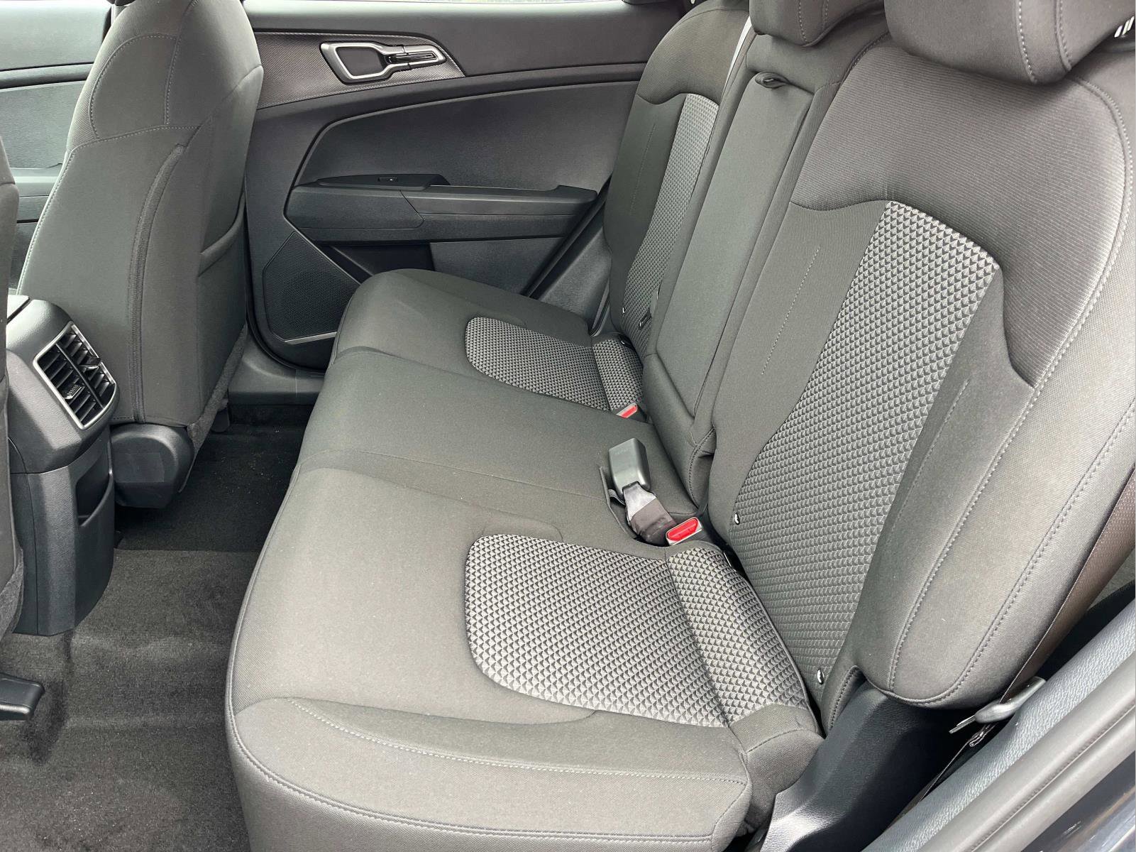 New 2025 Kia Sportage LX image 23