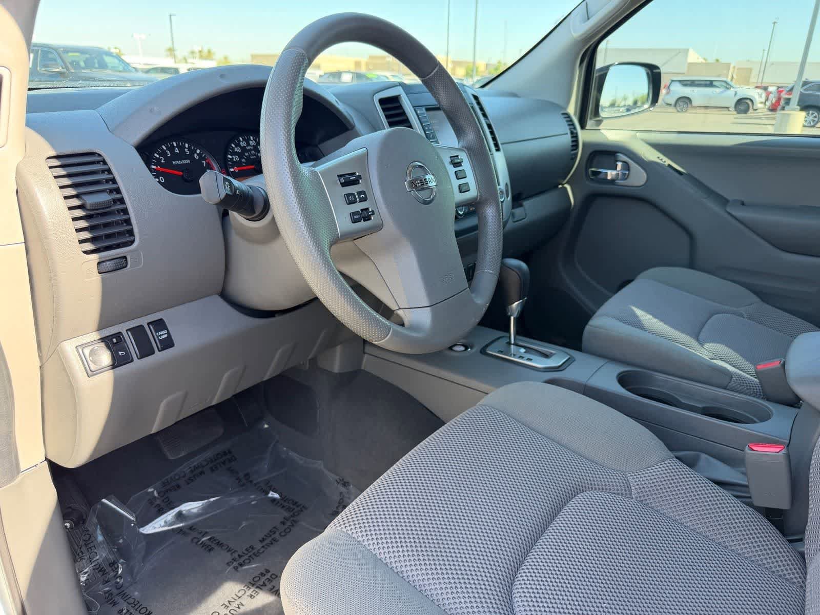 Certified 2020 Nissan Frontier SV w/ Midnight Edition Floor Mats RWD image 2