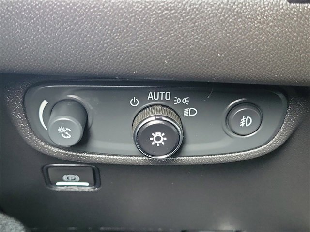 Used 2024 GMC Terrain SLT image 19