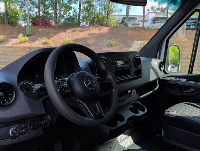 Used 2020 Mercedes-Benz Sprinter 2500 image 10