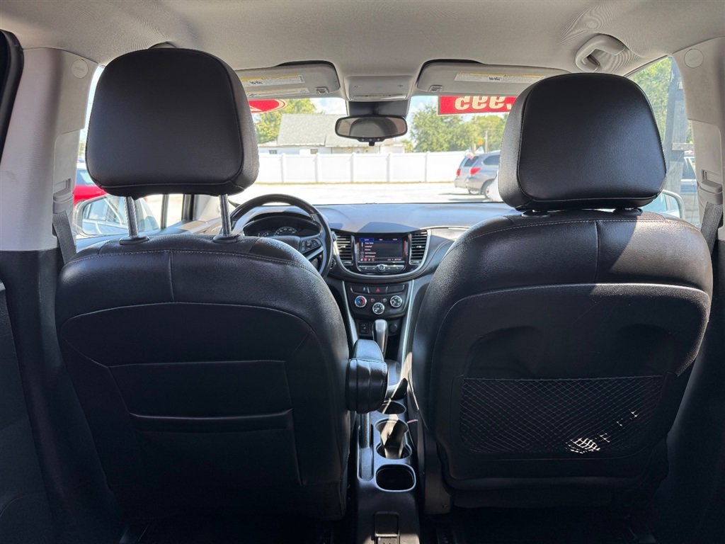 Used 2020 Chevrolet Trax LT w/ LT Convenience Package image 14