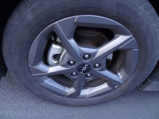Used 2025 Kia K4 LXS FWD image 9