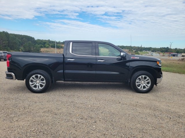 Used 2025 Chevrolet Silverado 1500 LTZ AWD/4WD image 6