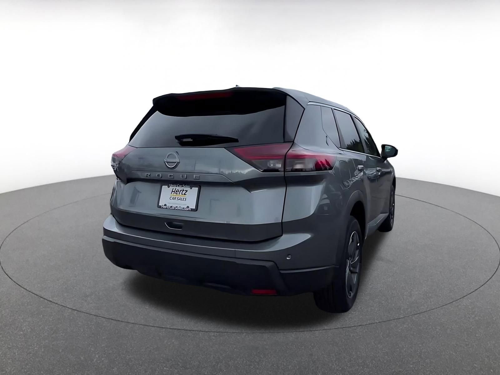 Used 2025 Nissan Rogue SV FWD image 14