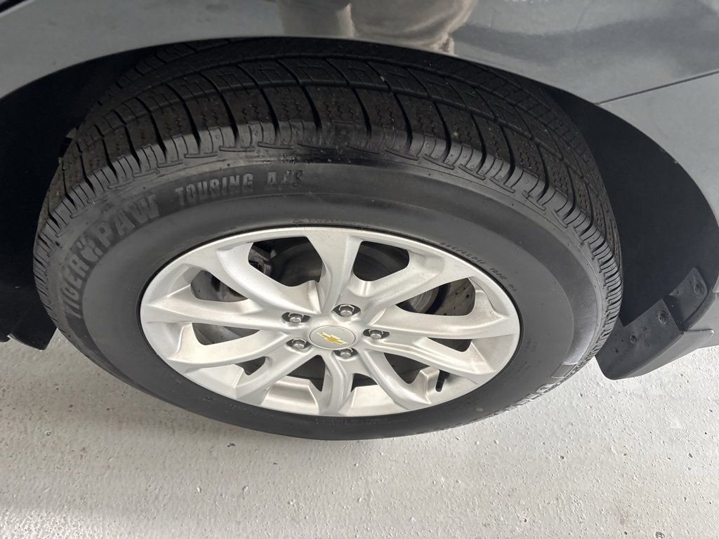 Used 2020 Chevrolet Equinox LS image 9