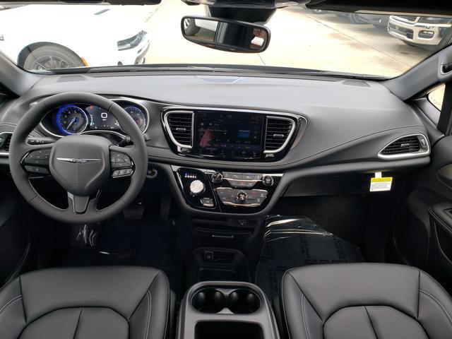 New 2026 Chrysler Pacifica Select w/ S Appearance Package AWD/4WD image 8