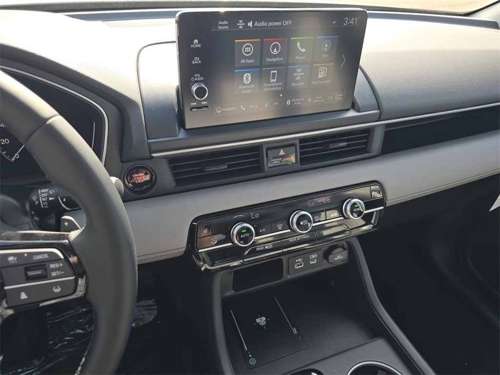 New 2025 Honda Pilot Touring image 31