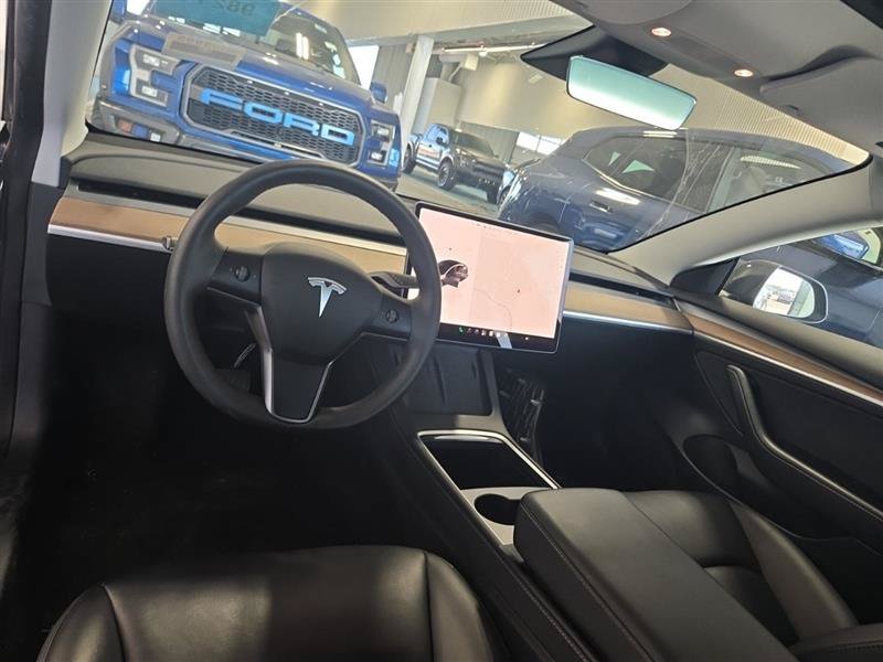 Used 2023 Tesla Model 3 Standard Range RWD image 4