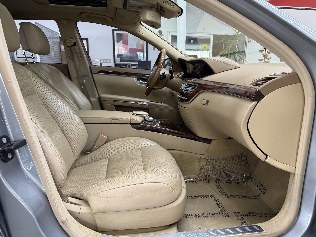 Used 2011 Mercedes-Benz S 550 4MATIC image 17