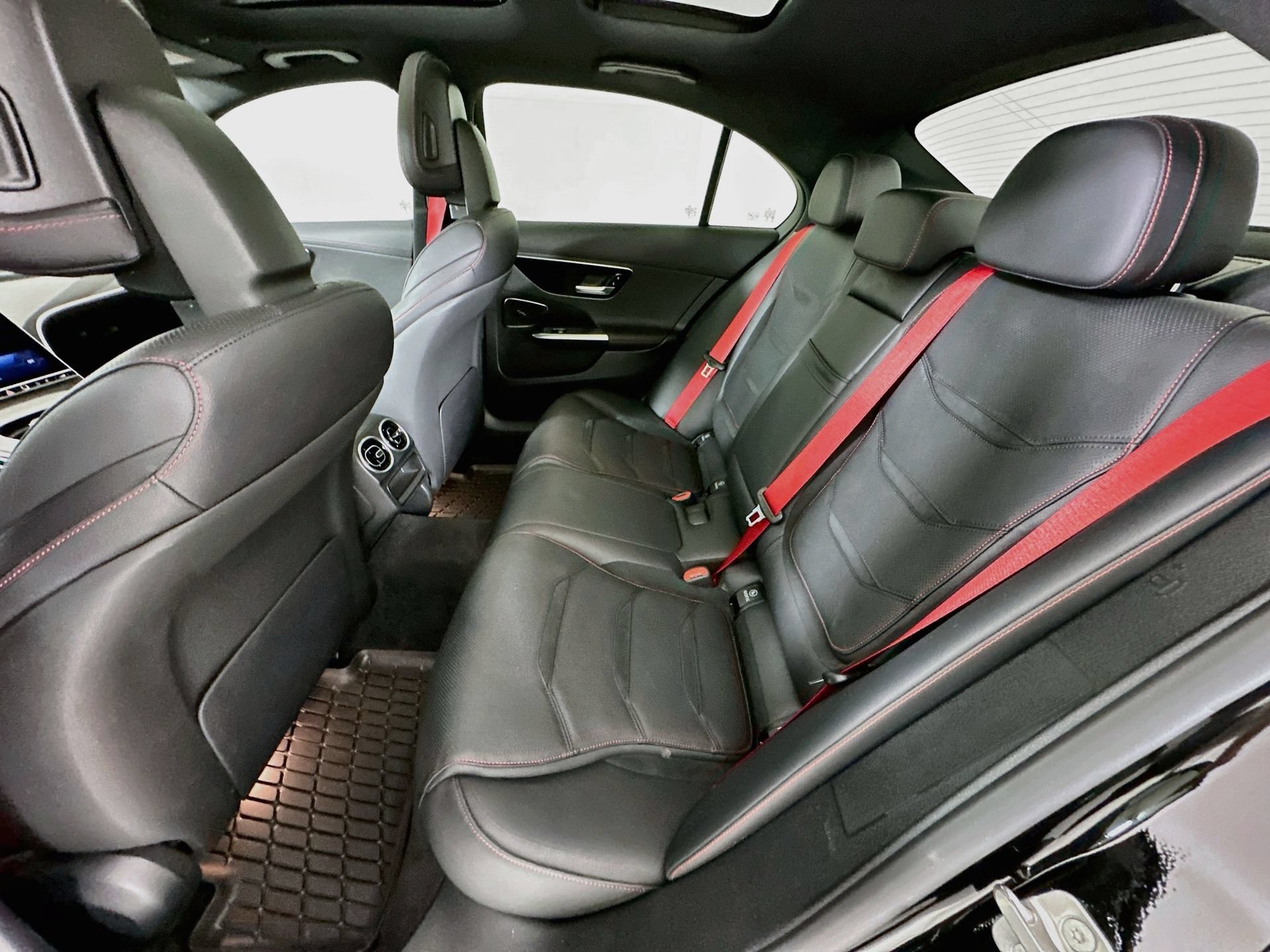 Used 2025 Mercedes-Benz C 43 AMG 4MATIC Sedan image 27