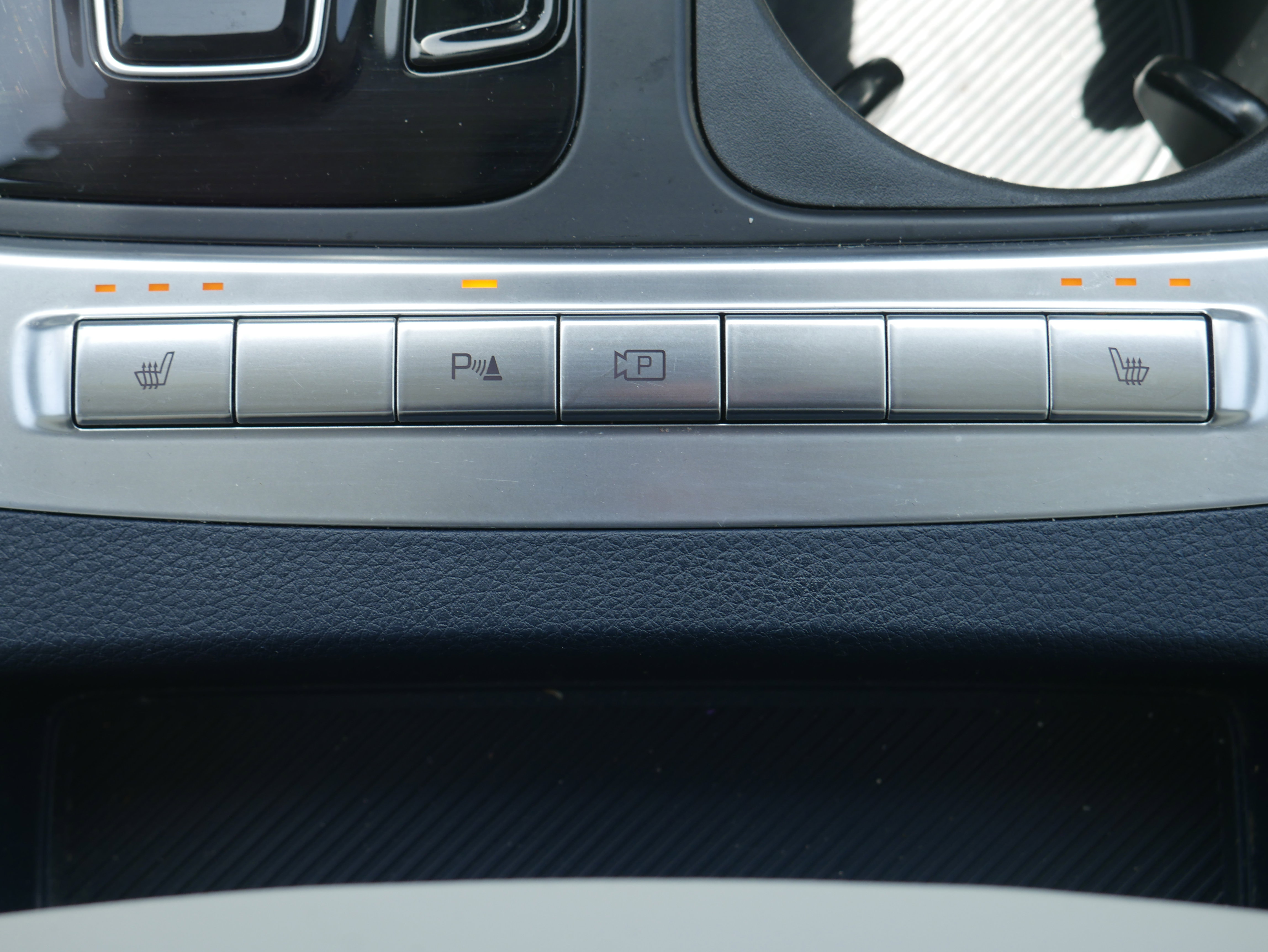 Certified 2025 Kia Carnival EX image 26