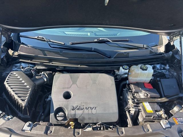 Used 2021 Chevrolet Traverse LT w/ LPO, 'HIT The Road' Package image 20