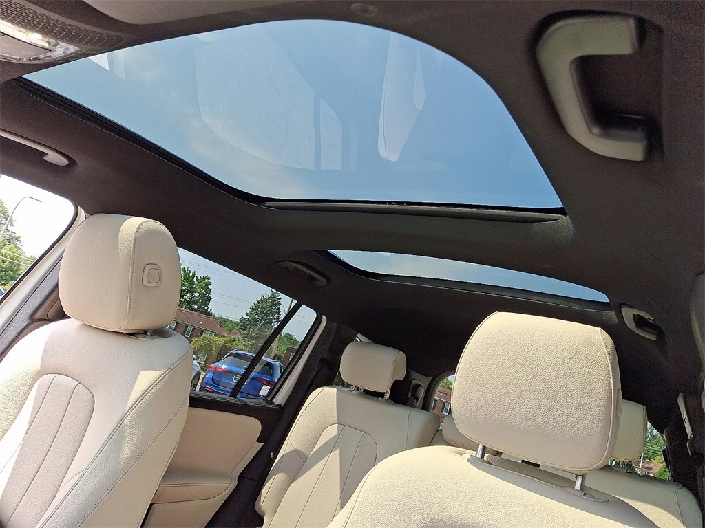 Certified 2025 Mercedes-Benz GLB 250 4MATIC image 14