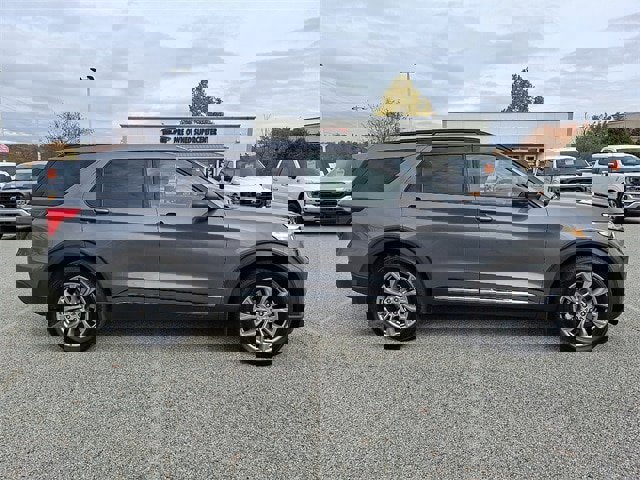 Certified 2022 Ford Explorer XLT w/ Equipment Group 202A image 18