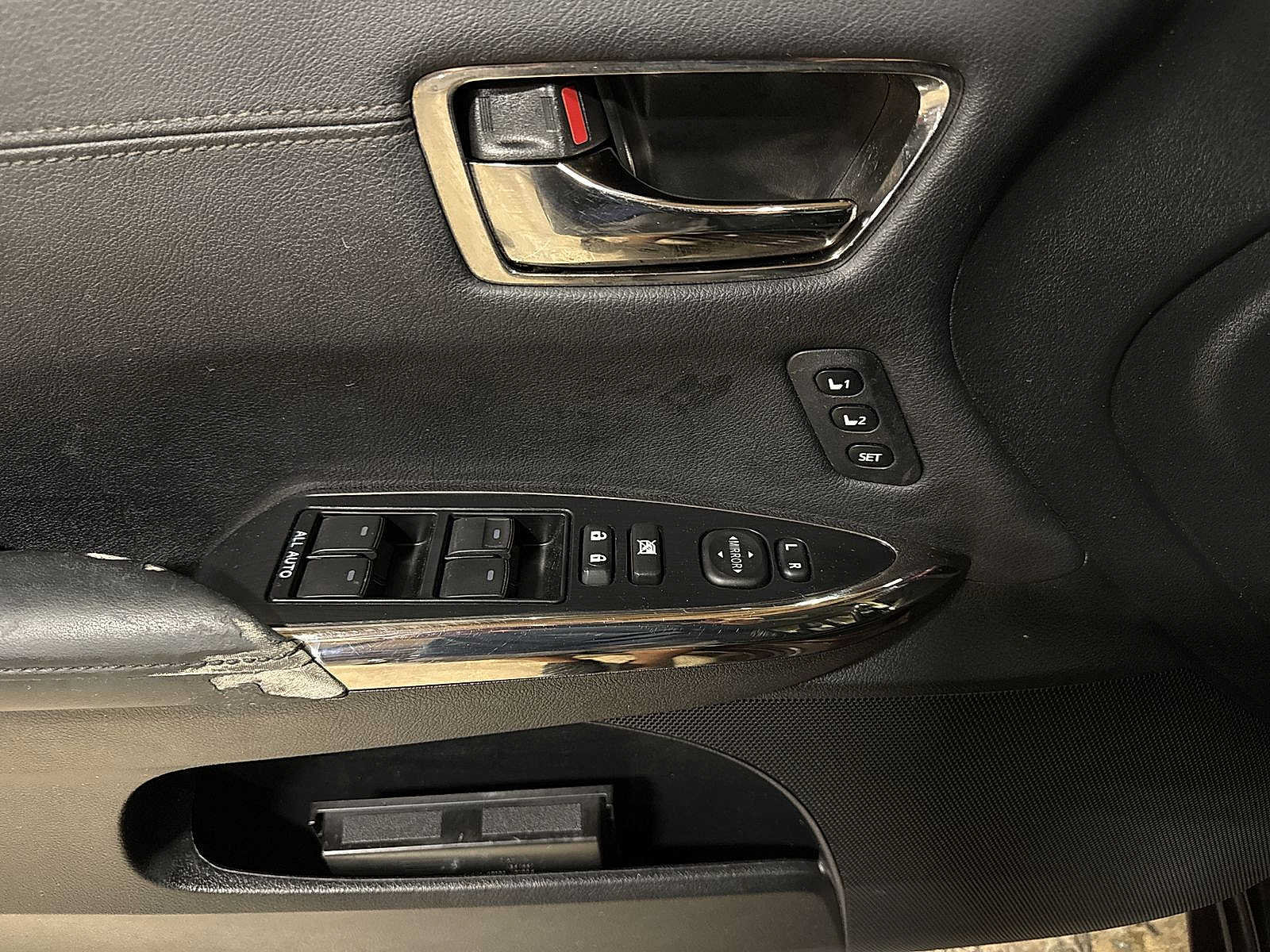 Used 2015 Toyota Avalon XLE Touring FWD image 22