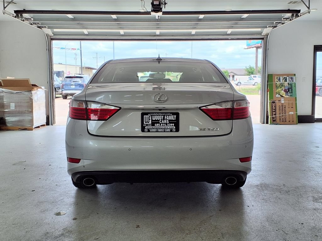 Used 2013 Lexus ES 350 w/ Luxury Pkg FWD image 18