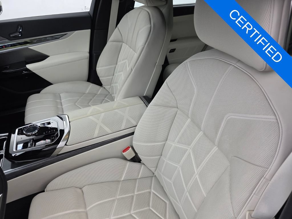 Certified 2023 BMW i7 xDrive60 AWD/4WD image 10