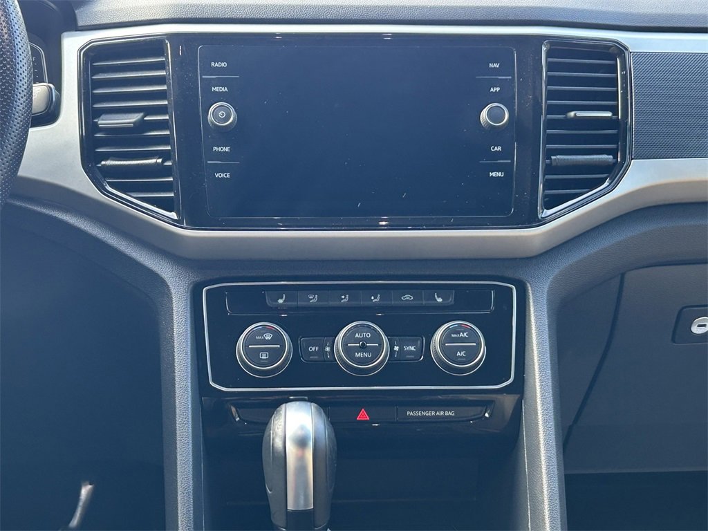 Used 2022 Volkswagen Atlas Cross Sport SEL R-Line image 16