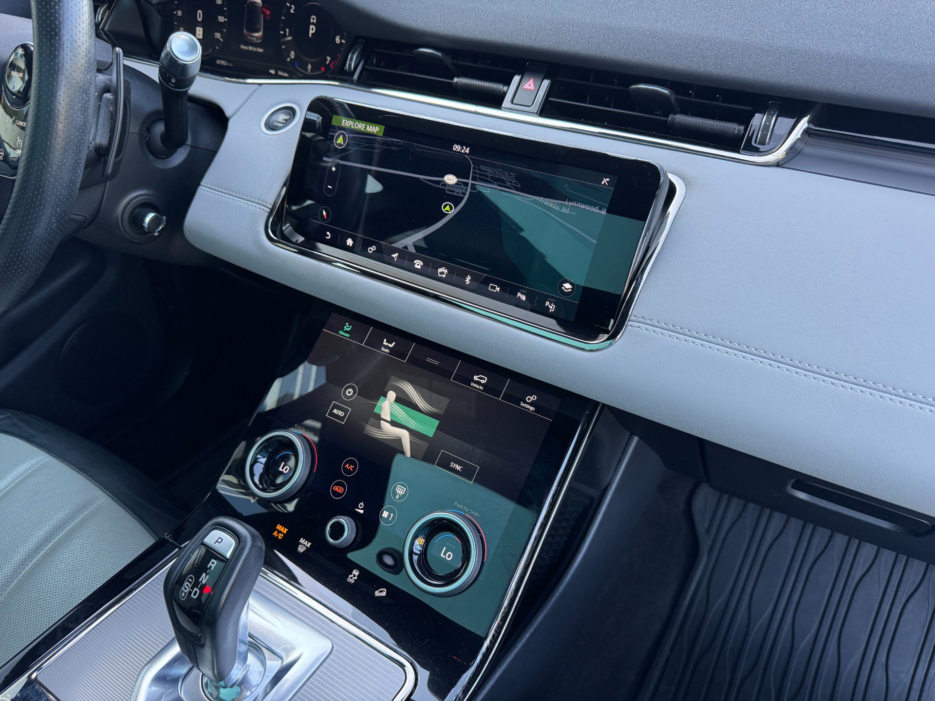 Used 2020 Land Rover Range Rover Evoque R-Dynamic SE image 38