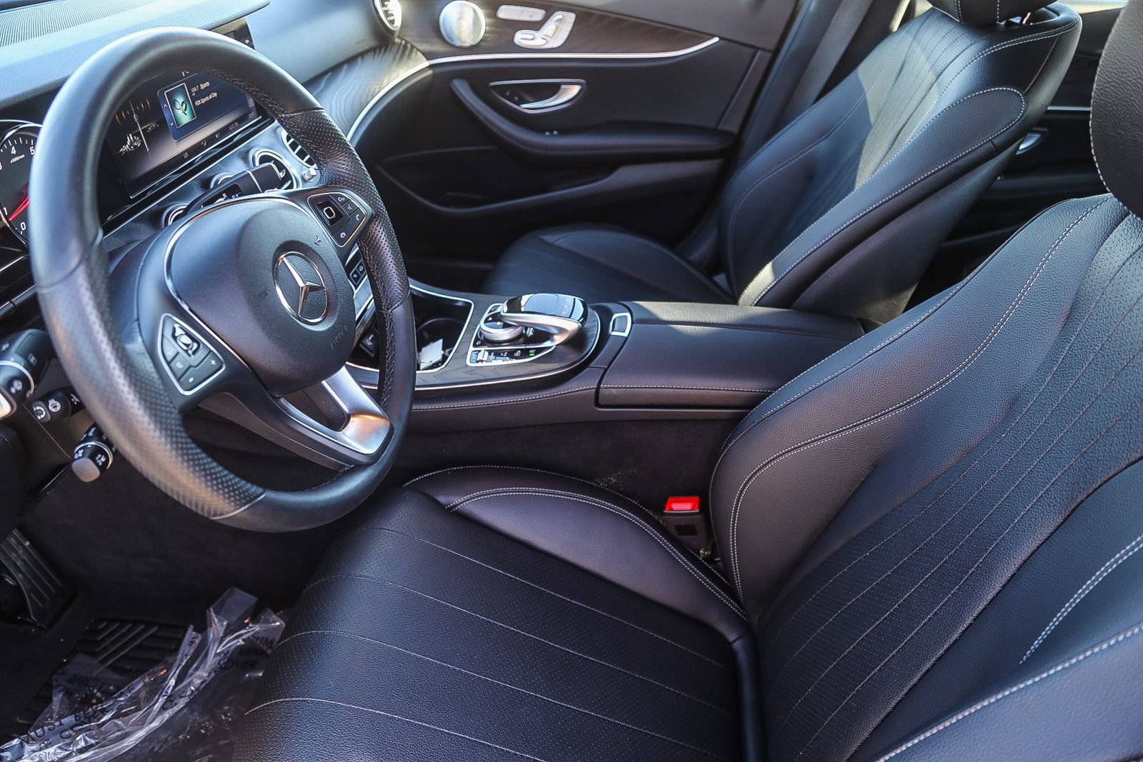 Used 2018 Mercedes-Benz E 300 w/ Premium 3 Package (Q03) image 19