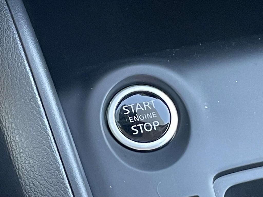 Used 2025 Nissan Kicks Play S image 28