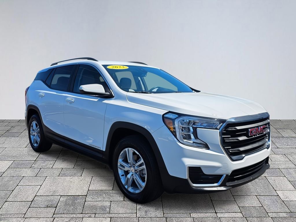 Used 2023 GMC Terrain SLE w/ Driver Convenience Package image 1