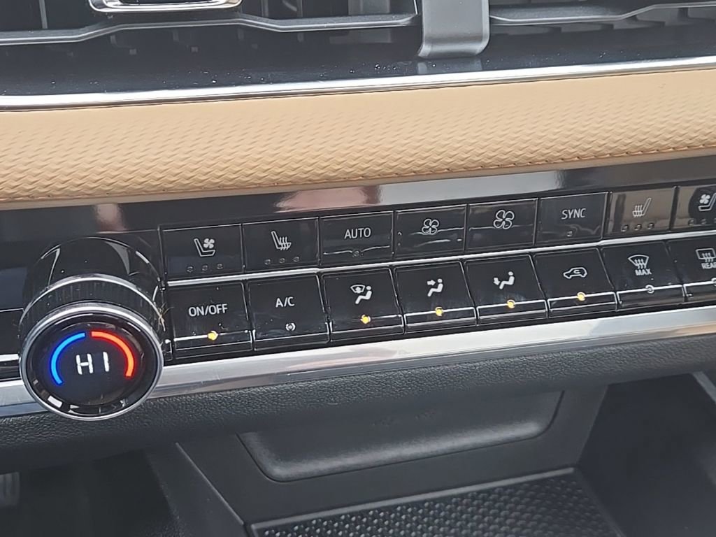 New 2026 Chevrolet Equinox ACTIV w/ Convenience Package III image 20