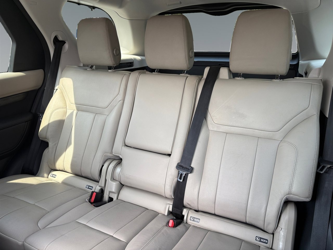 Used 2017 Land Rover Discovery HSE image 13