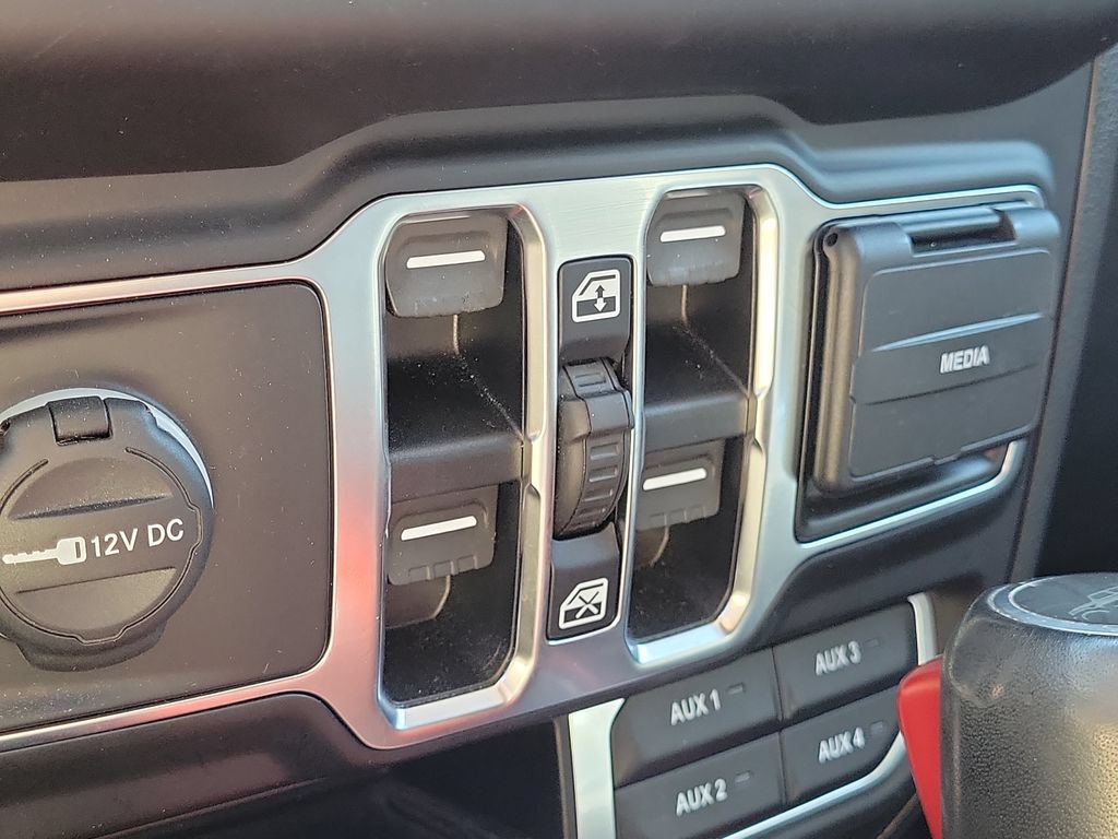 Used 2020 Jeep Gladiator Overland AWD/4WD image 19