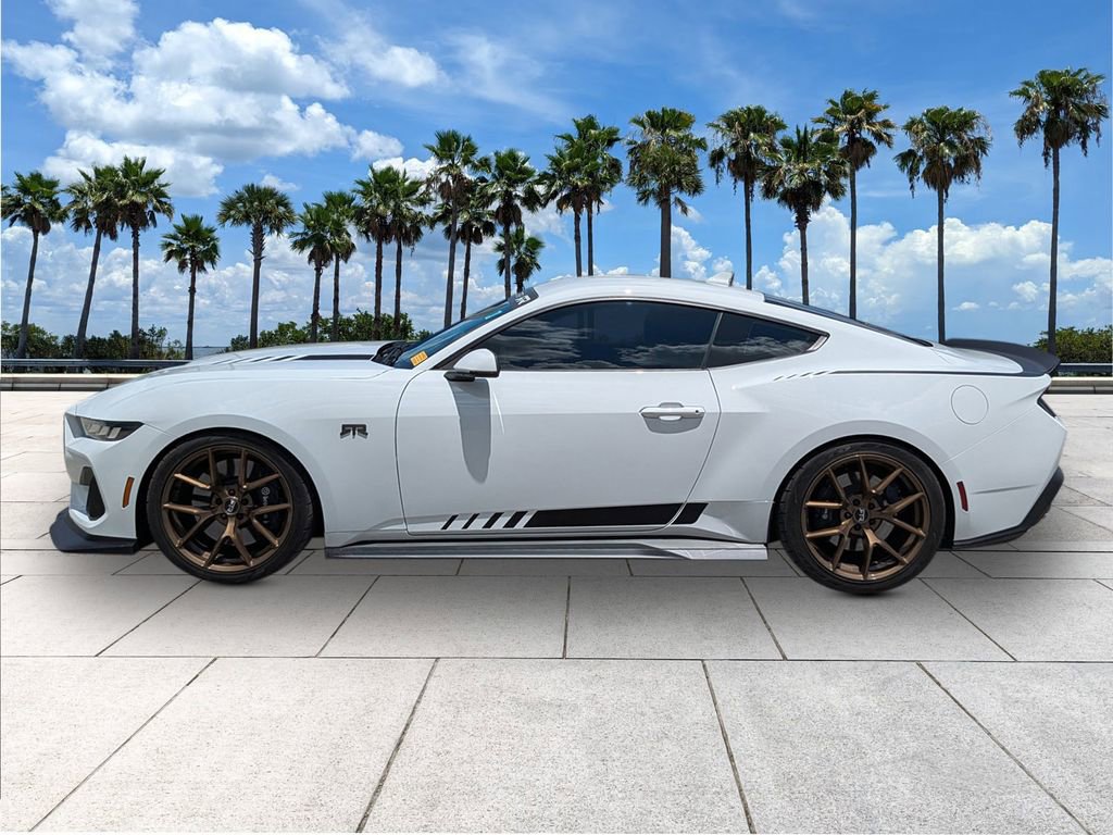 Used 2025 Ford Mustang GT Premium w/ GT Performance Package RWD image 5