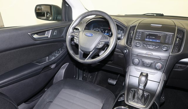 Used 2018 Ford Edge SE image 9