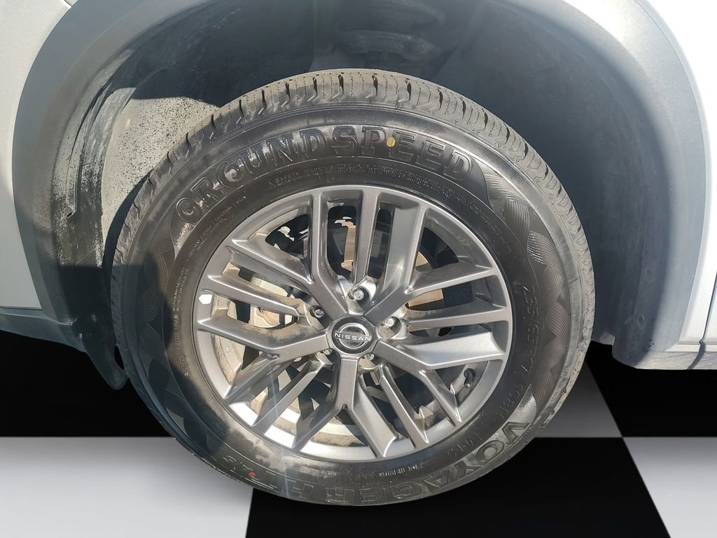 Used 2024 Nissan Rogue S AWD/4WD image 14