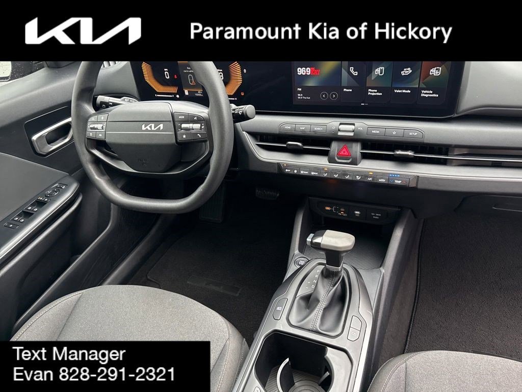 Used 2025 Kia K4 LX image 31