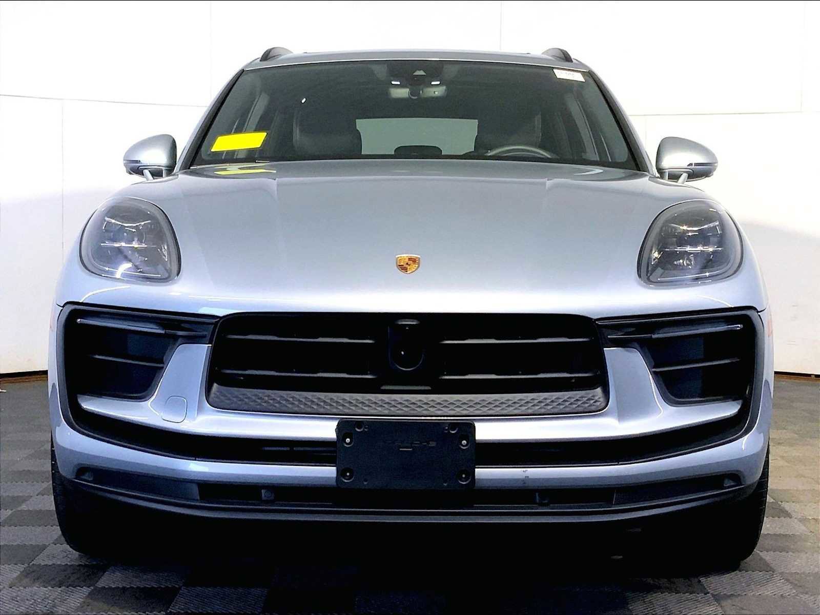 Certified 2025 Porsche Macan image 10