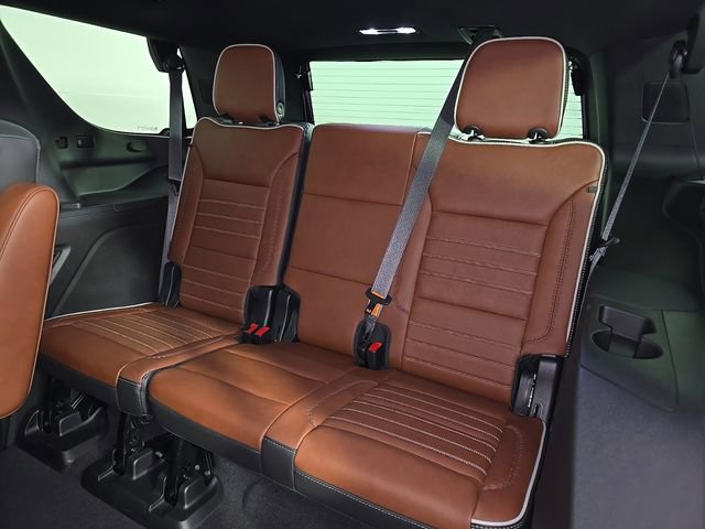 Used 2023 GMC Yukon Denali Ultimate AWD/4WD image 16