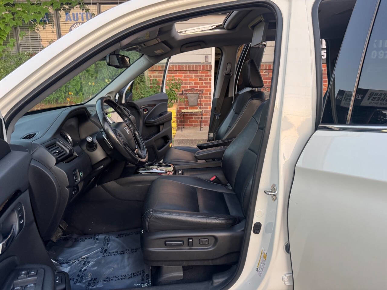 Used 2018 Honda Pilot Touring image 10