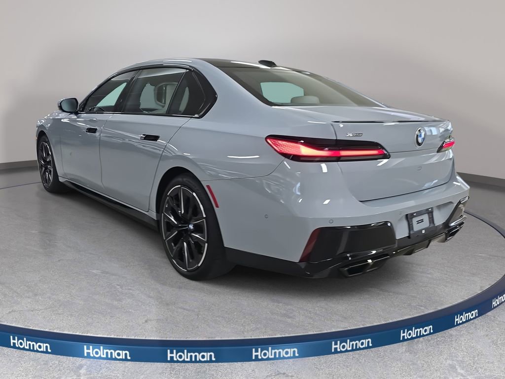 Used 2025 BMW 760i xDrive 760i xDrive w/ Premium Package image 9