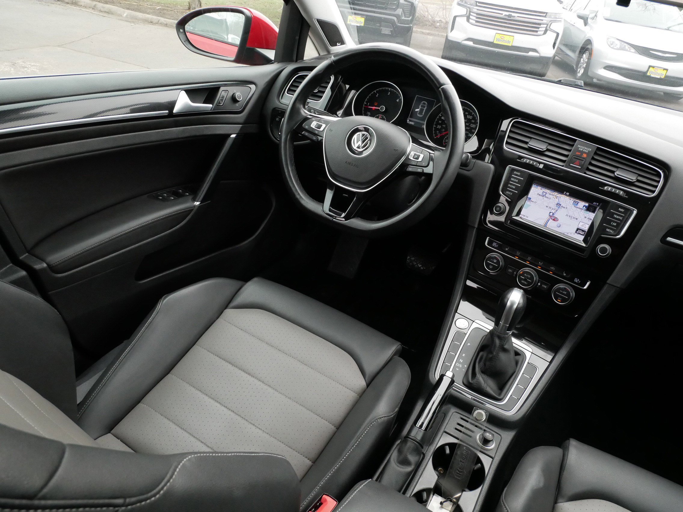 Used 2015 Volkswagen Golf TDI SEL image 9