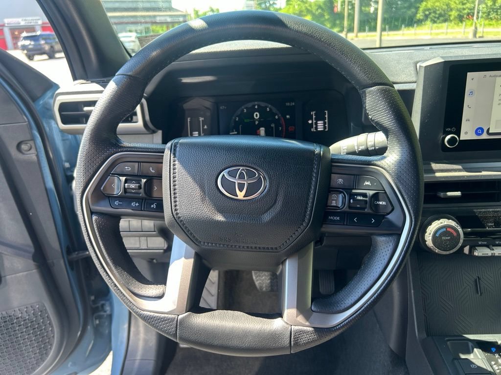 Certified 2025 Toyota 4Runner SR5 AWD/4WD image 14