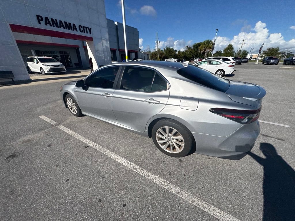 Used 2021 Toyota Camry LE FWD image 22
